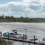 דירה Waterfront View
