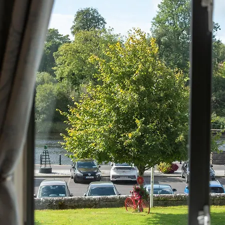Waterfront View * Carrick-on-Shannon
