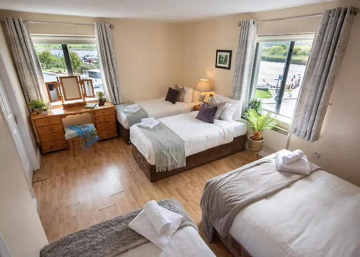 Waterfront View * Carrick on Shannon