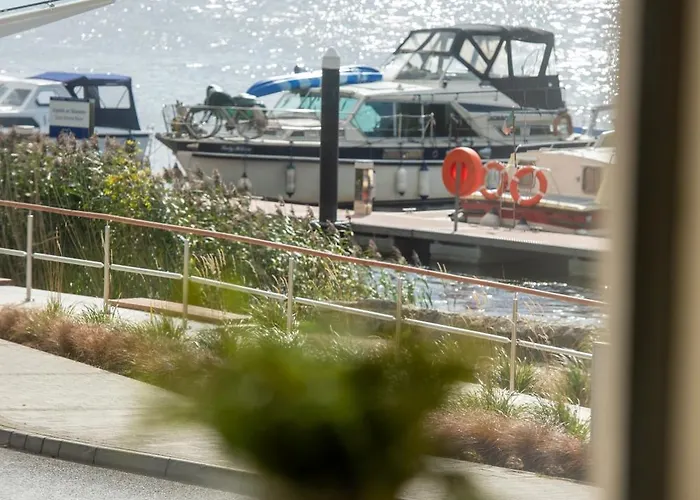 Waterfront View 아파트 *